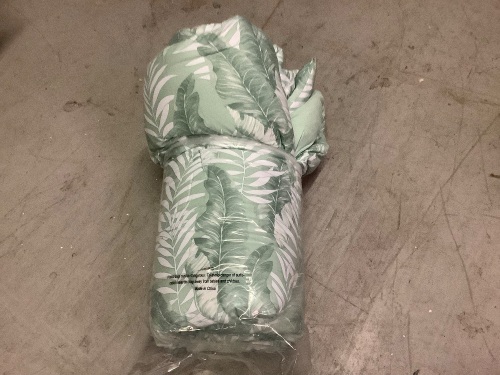 King Size Comforter, Ecommerce Return - Lot 230