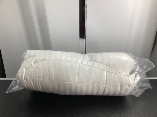 Beckham Hotel Collection Pillows, Appears New - Lot 663
