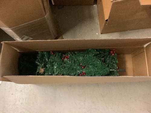 Small Chirstmas Tree, Appears New - Lot 643