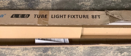 8ft LED Tube Light Fixture, Appears new - Lot 424