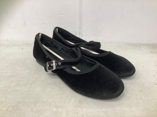 Womens Shoes, 8.5, E-Comm Return - Lot 180