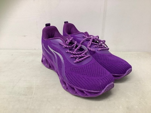 Tennis Shoes, M 7/W9.5, E-Comm Return - Lot 534