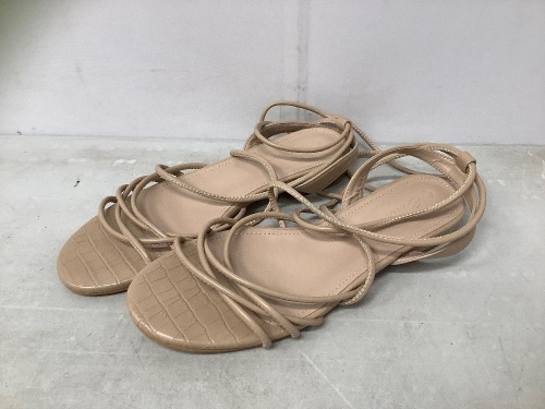Womens Sandals, 7.5, Appears new - Lot 413
