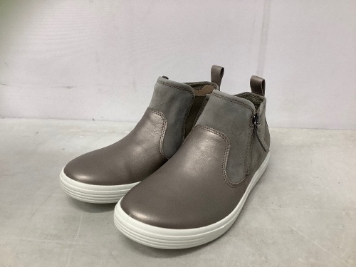 ECCO Women's Soft Bootie Sneaker, EU 35, Appears New - Lot 419