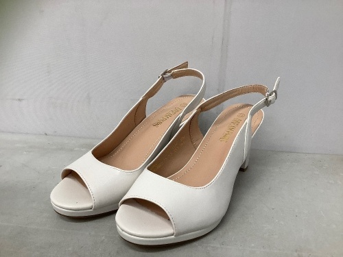 Dream Pairs Womens Dress Heels, 7.5, Appears new - Lot 455