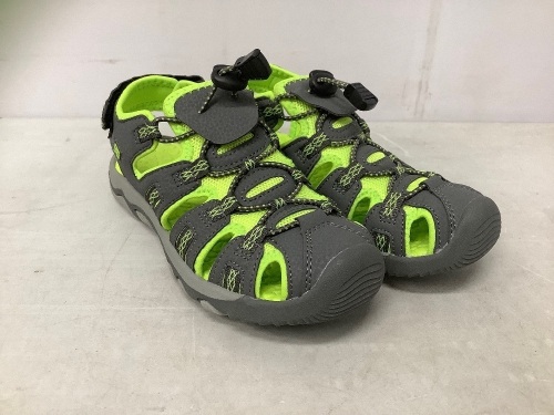 Kids Hiking Sandals, 3, Appears new - Lot 575