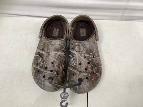 Mens Fleece Lined Crocs, 12, E-Commerce Return - Lot 393