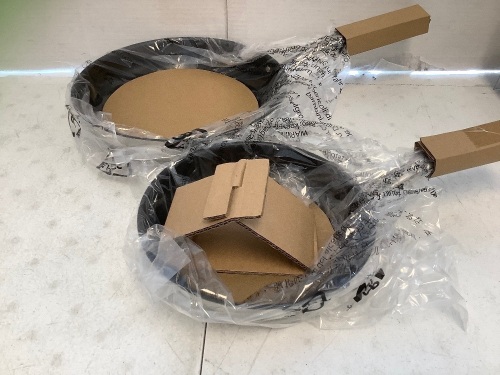 Lot of (2) Skillets, Appear New - Lot 320