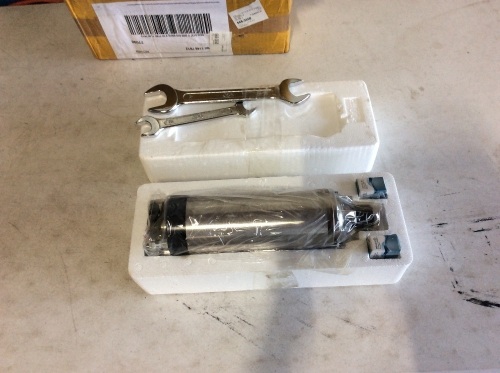 2.2kw 220v Water Cooled Spindle Motor Er20 80mm Cnc Router Milling Grinding - Appears New  - Lot 845
