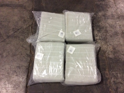 Lot of (4) Modern Striped Bed Blankets, Full/Queen - New  - Lot 467