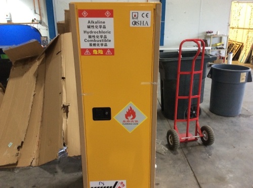 VEVOR Galvanized Steel Flammable Safety Cabinet - Appears New with Cosmetic Damage  - Lot 195