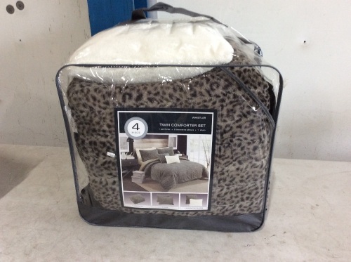 Whistler 4 Piece Twin Comforter Set - Appears New  - Lot 450