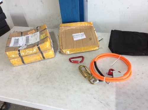Lot of (3) VEVOR Steel Wire Core Flip Line Kit 5/8" X 12' with Triple Lock Carabiner and Steel Swivel Snap - Appear New  - Lot 860