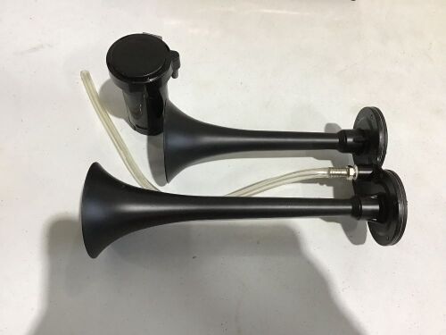 Double-Barrelled Air Horn for Truck - Lot 224