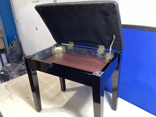 Piano Bench - Lot 881
