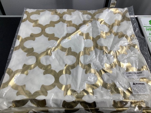 Lot of (2) Pack of 2 Throw Pillow Covers, Two Colors, Appears New - Lot 136