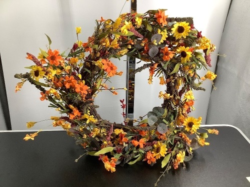 Floral Wreath, Appears New - Lot 259