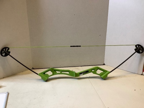 Bear Youth Archery Bow, Ecommerce Return - Lot 393