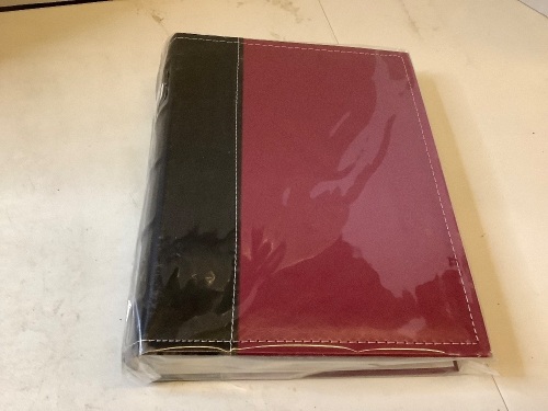 CD/DVD Storage Binder, Appears New - Lot 454