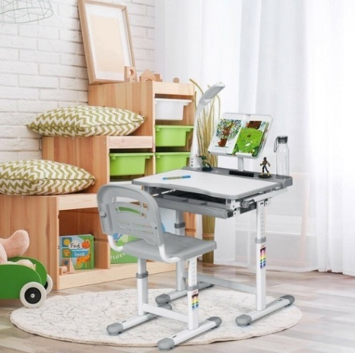 Adjustable Kids Desk Chair Set With Lamp And Bookstand-Gray, Appears New, Retail $150.42 - Lot 978