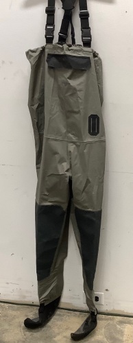 Mens Stockingfoot Waders, M, E-Comm Return - Lot 123