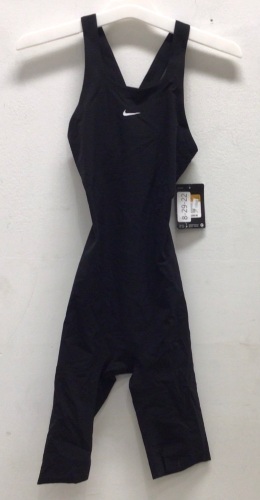 Nike Womens Swimsuit?, 4, New, Retail 395.00 - Lot 267