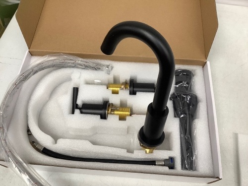 Kitchen Faucet, Appears new - Lot 433