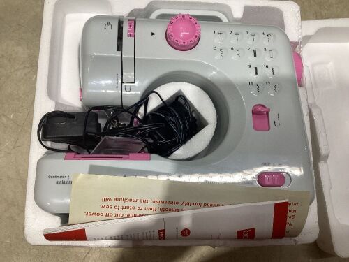 6V Portable Foot Pedal Sewing Machine w/ 12 Stitch Patterns - Lot 1066