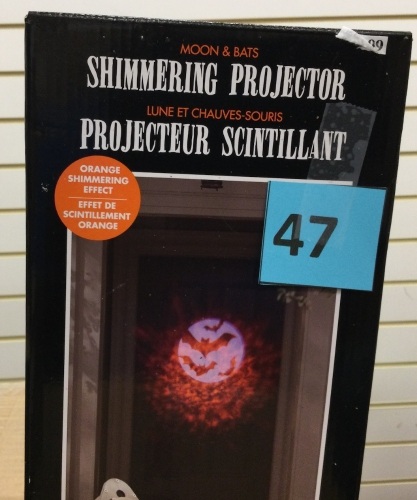Halloween Decoration, Moon and Bats Shimmering Projector - Lot 47
