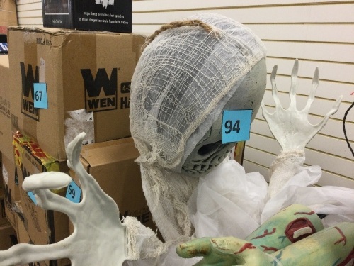Halloween Decoration, Skeleton - Lot 94