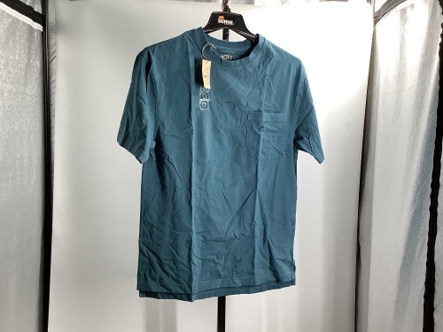 Red Head Men's Tee, Small, Appears New - Lot 532