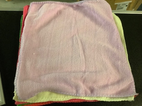 5 Microfiber Towels, Appears New - Lot 542