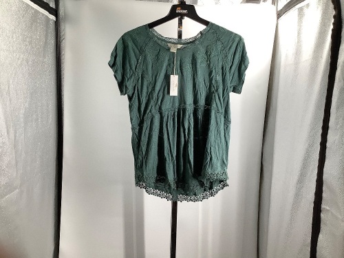 Bob Timberlake Women's Shirt, Large, Appears New - Lot 581