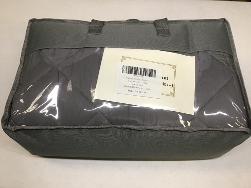Finslep 12lb Weighted Blanket, King Size 80" x 87", Grey - Appears New  - Lot 349