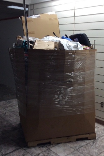 Salvage Pallet Will Contain Broken and Incomplete Items, For Parts & Repair - SEE PICS - Lot 5006
