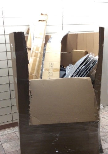 Automotive Pallet Including Roof Rails, Seat Covers, Wiper Blades and More - Items May Be Lightly Damaged, Broken or Incomplete - SEE PICS - Lot 5012