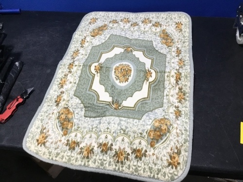 Lot of (2) Floral Bath Mats - Appear New - Lot 866