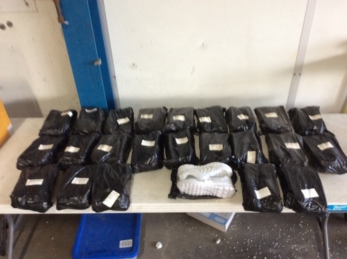 Lot of (24) Dixing Running Shoes - New - Lot 426