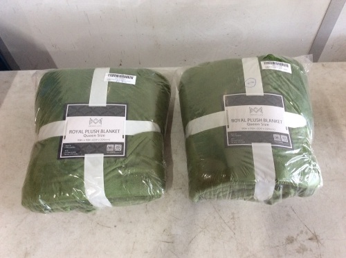 Lot of (2) Royal Plush Blankets, Queen - New - Lot 363