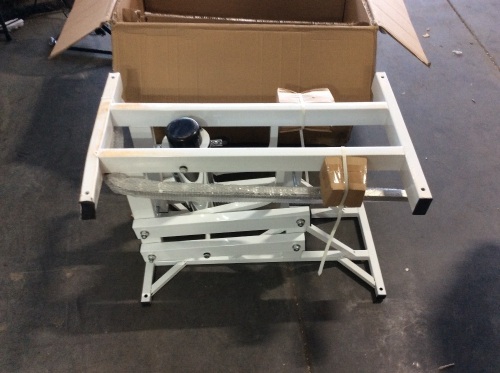 Hydraulic Z-Lift Pet Grooming Table - Unknown Condition - Lot 546