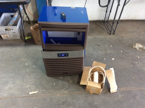 Ice Maker - Damaged, Powers On Not Tested Further  - Lot 527
