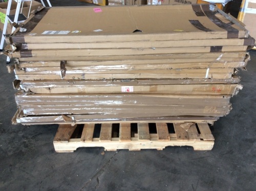 Salvage Pallet of Solar Panels. For Parts/Repair.  - Lot 898