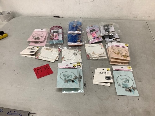 Bundle of Random Jewelry - Lot 2935