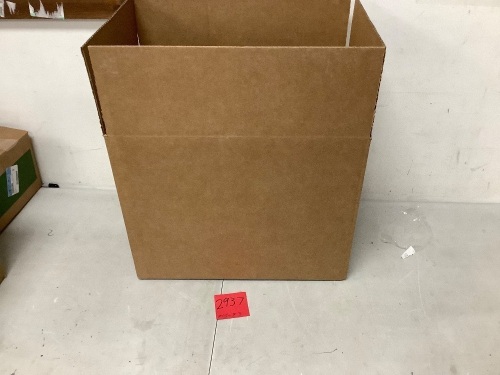 Box of Keychains and Pouches - Lot 2937