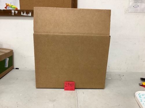 Box of Random Party Supplies - Lot 2940