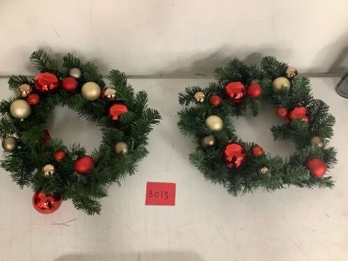 Set of 2 Christmas Wreaths - Lot 3013