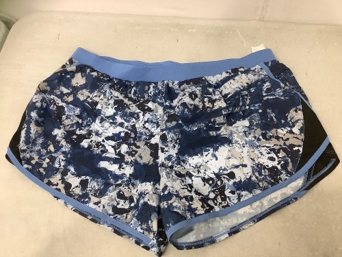 Under Armour Womens Shorts, XL, E-Comm Return - Lot 122