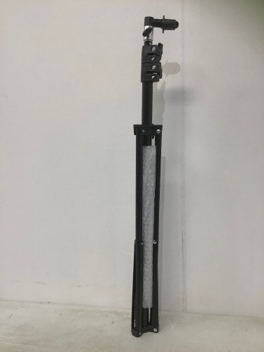Green Screen & Stand, Appears New - Lot 89