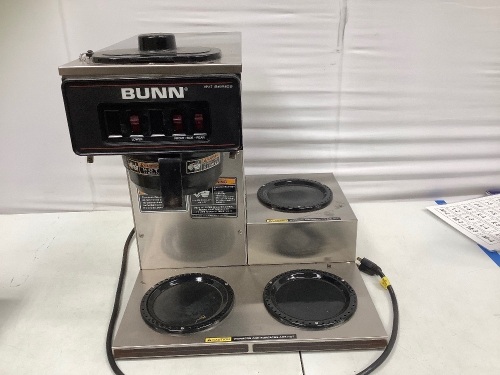 Bunn Coffee Maker & 3 Pots, Powers Up, E-Comm Return - Lot 48