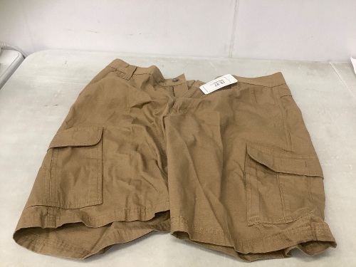 Red Head Shorts, Size 38, Appears New - Lot 462